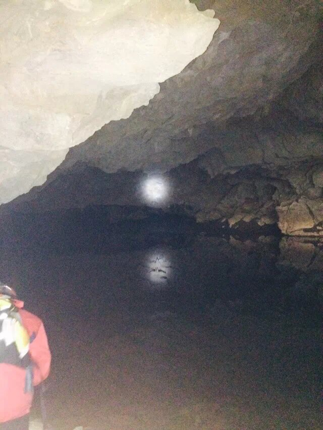 山洞2
